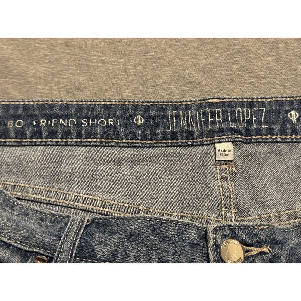 Jennifer Lopez Denim Boyfriend Jean Shorts  Rhinestone Accents Size 8 - Picture 3 of 5